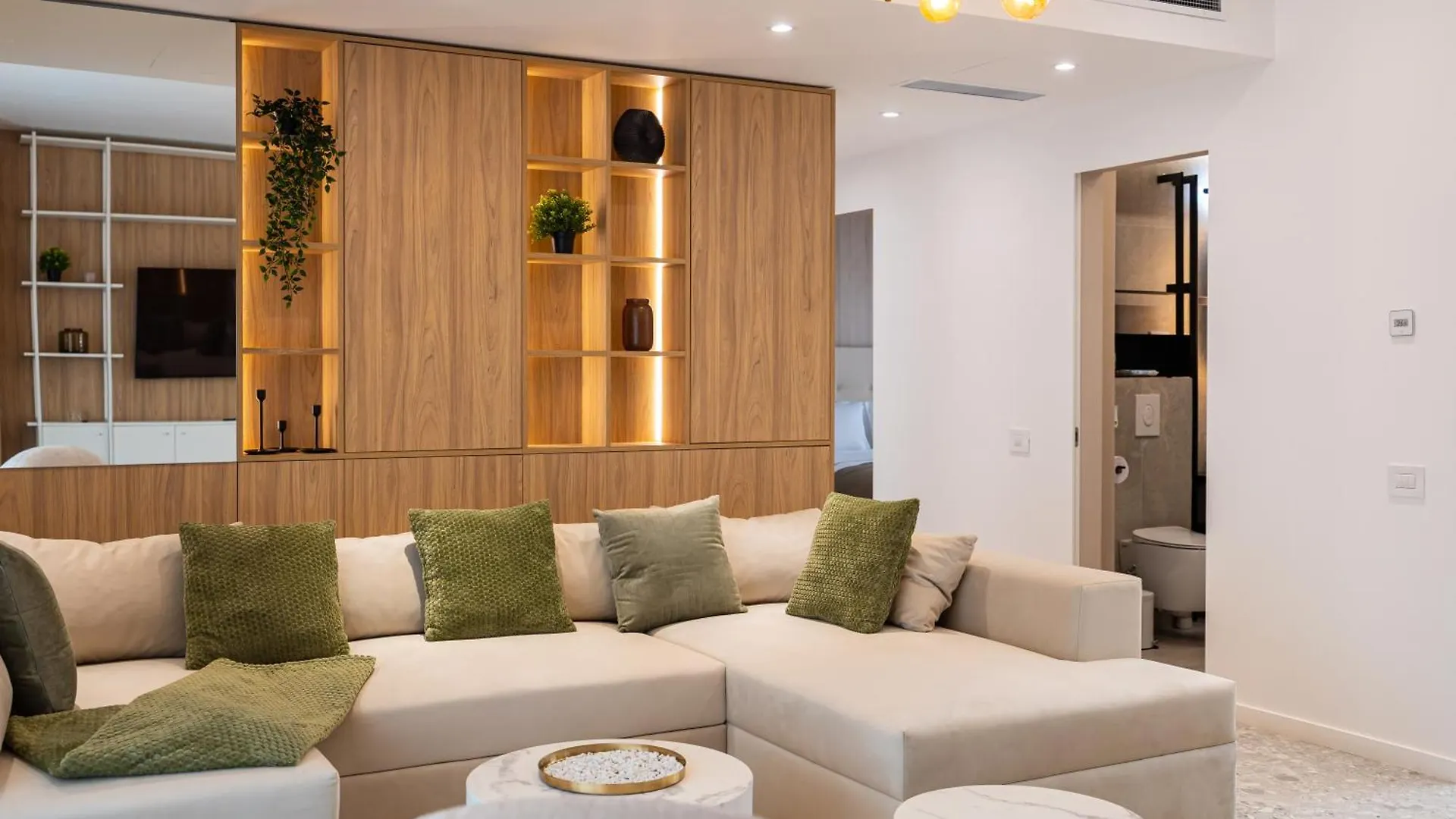 Lyra New Boutique Building Apartment With Terrace And Private Parking Boekarest 0*,  Roemenië