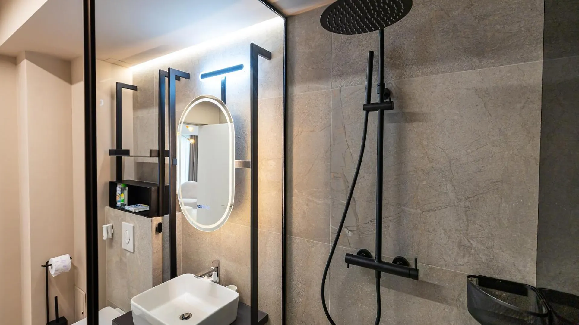 Lyra New Boutique Building Apartment With Terrace And Private Parking Boekarest