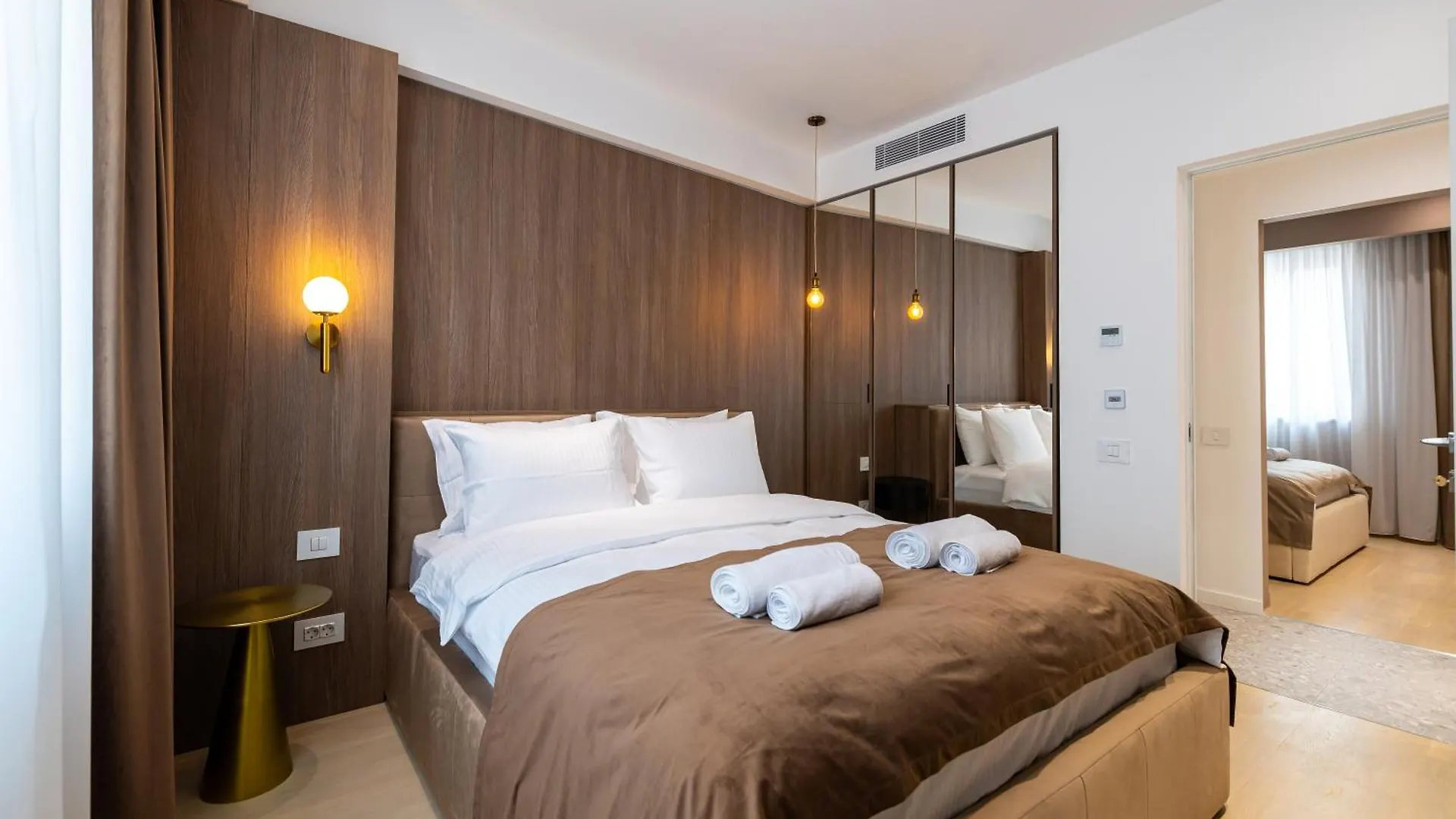Lyra New Boutique Building Apartment With Terrace And Private Parking Boekarest Roemenië